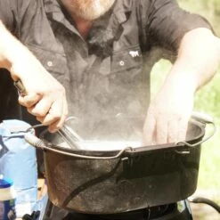 Cast Iron Camp Oven 10 Quart -Snowys Sales 1268734 cast iron camp oven 10 quart