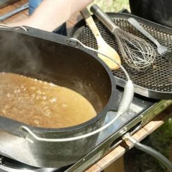 Cast Iron Camp Oven 10 Quart -Snowys Sales 1268737 cast iron camp oven 10 quart